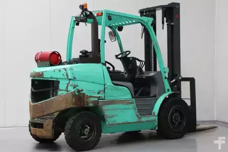 Gasoltruck 2015  Mitsubishi FG50NT (2)