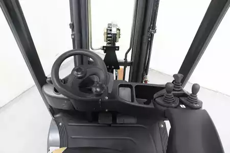Empilhador a gás 2013  Linde H16T-01 (3)