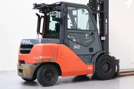 Dieseltruck 2021  Toyota 40-8FD45N (2)