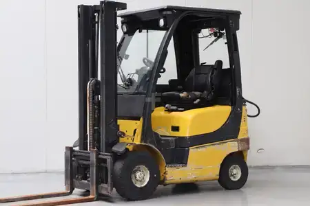 Gas truck 2012  Yale GLP16VX (1)