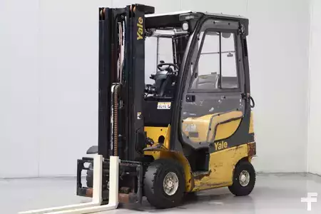 Gas truck 2017  Yale GLP16VX (1)