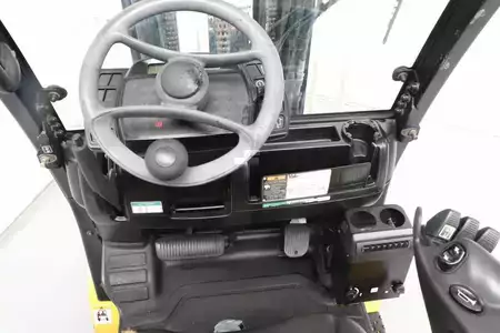 Wózki gazowe 2017  Yale GLP16VX (3)