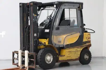 Gas truck 2012  Yale GLP25VX (1)