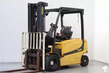 Elektro čtyřkolový VZV 2019  Yale ERP30VL (1)