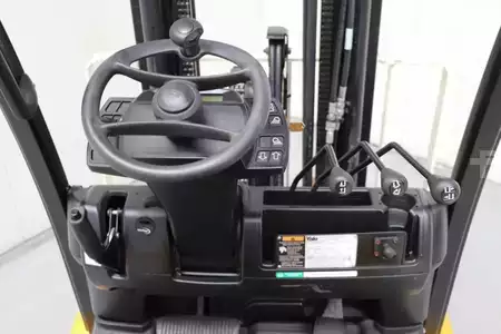 Nestekaasutrukki 2016  Yale GLP20LX (3)