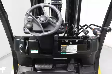 Treibgasstapler 2017  Yale GLP30VX (3)