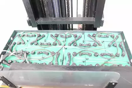 Chariots à mât rétractable 2018  Yale MR20HD (6)