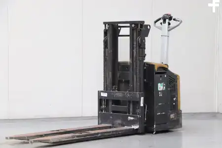 Ruční vysokozdvižný vozík 2009  CAT Lift Trucks NSP16N (1)