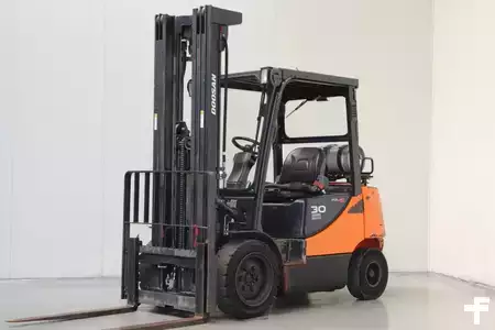 Nestekaasutrukki 2016  Doosan G30E-5 (1)