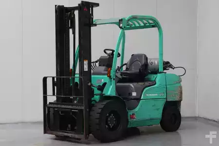 LPG heftrucks 2010  Mitsubishi FG35N (1)