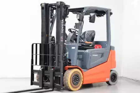 4-wiel elektrische heftrucks 2023  Toyota 9FBM25T (1)