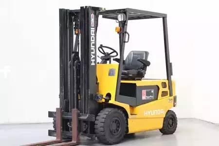 Elektro 4 Rad 2003  Hyundai HBF25-II (1)