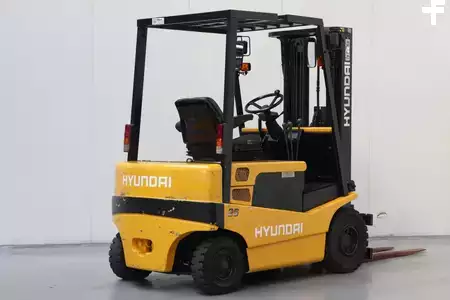 Elektro 4 Rad 2003  Hyundai HBF25-II (2)