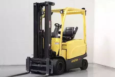 Sähkö - 4 pyör 2011  Hyster J2.5XN (1)