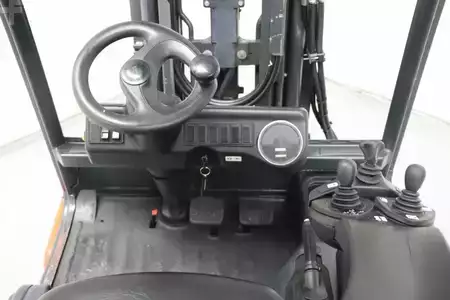 Elektromos 4 kerekű 2006  Linde E25-02 (3)