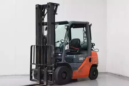 Treibgasstapler 2010  Toyota 02-8FGF25 (1)