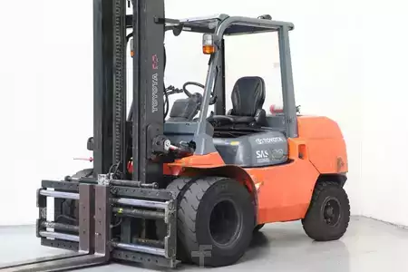 Empilhador diesel 2011  Toyota 42-7FD45 (1)