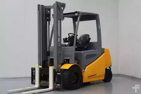 Elektro 4 Rad 2019  Jungheinrich EFG 550 (1)