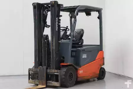 Carrelli elettrici 4 ruote 2020  Toyota 8FBMT25 (1)