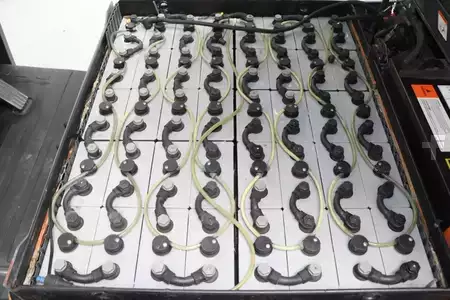 Carrelli elettrici 4 ruote 2020  Toyota 8FBMT25 (5)