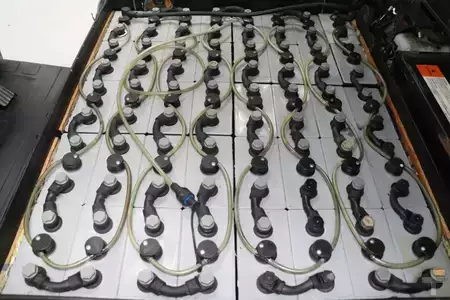 Carrelli elettrici 4 ruote 2020  Toyota 8FBMT25 (5)