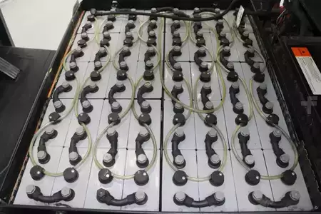 Carrelli elettrici 4 ruote 2020  Toyota 8FBMT25 (5)