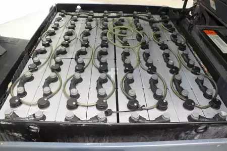 Carrelli elettrici 4 ruote 2020  Toyota 8FBMT25 (5)