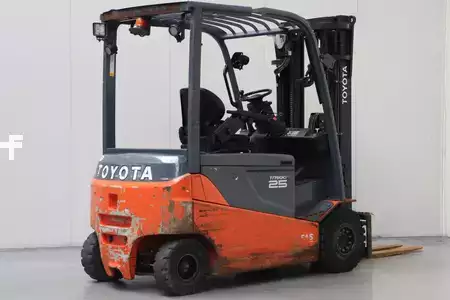 Eléctrico - 4 rodas 2020  Toyota 8FBMT25 (2)