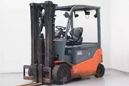 Eléctrico - 4 rodas 2020  Toyota 8FBMT25 (1)