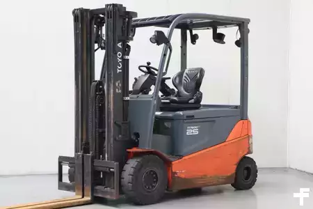 Eléctrico - 4 rodas 2020  Toyota 8FBMT25 (1)