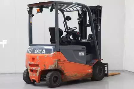 Eléctrico - 4 rodas 2020  Toyota 8FBMT25 (2)
