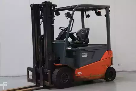 Eléctrico - 4 rodas 2020  Toyota 8FBMT25 (1)
