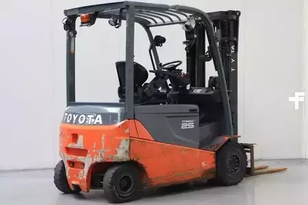 Eléctrico - 4 rodas 2020  Toyota 8FBMT25 (2)