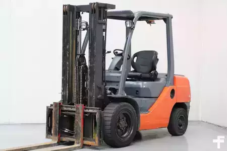 Dieseltrukki 2018  Toyota 02-8FDF30 (1)
