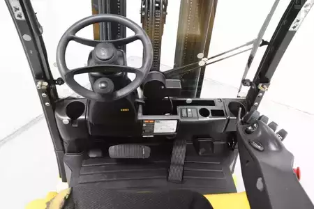 Carrelli elettrici 4 ruote 2018  Yale ERP35VL (3)