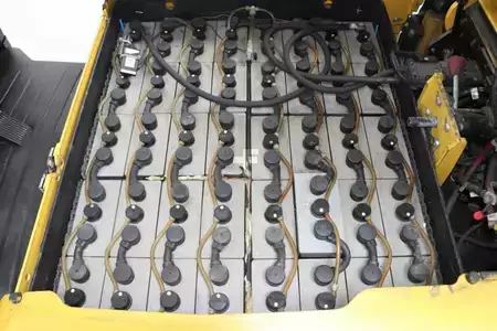 Carrelli elettrici 4 ruote 2018  Yale ERP35VL (5)