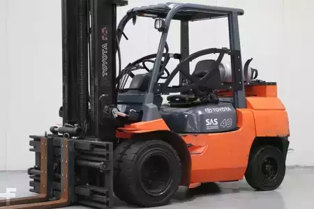 Nestekaasutrukki 2011  Toyota 02-7FG35 (1)