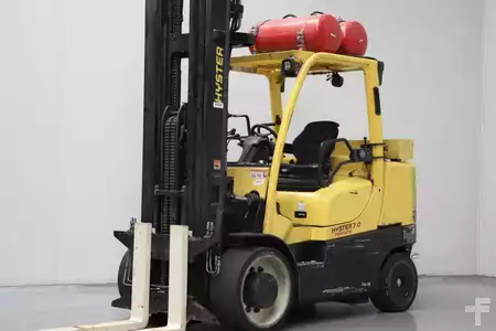 Wózki gazowe 2016  Hyster S7.0FT (1)