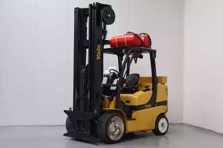 Treibgasstapler 2013  Yale GLC70VX (1)