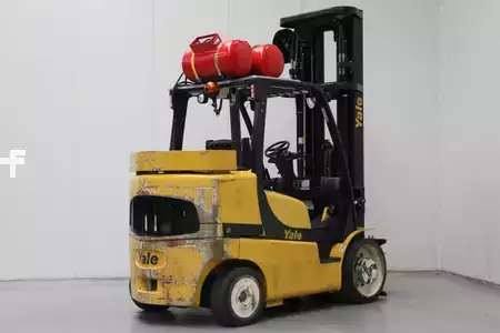 Treibgasstapler 2013  Yale GLC70VX (2)