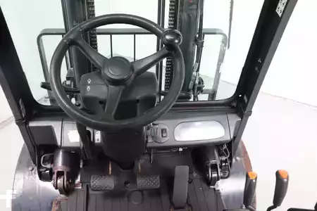 Wózki widłowe diesel 2014  Doosan D30S-7 (3)