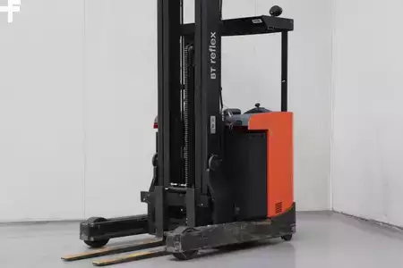 Reach Trucks 2017  Toyota RRE140B (1)