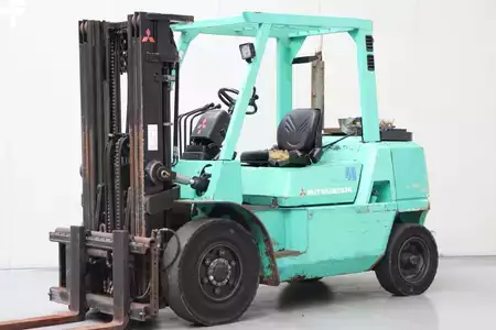 Wózki gazowe 2003  Mitsubishi FG40K (1)