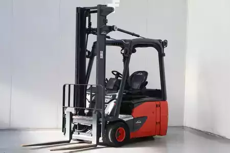 Carrelli elettrici 3 ruote 2020  Linde E18-02 (1)