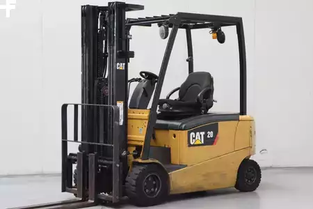 Elektryczne 4-kołowe 2012  CAT Lift Trucks EP20PN (1)
