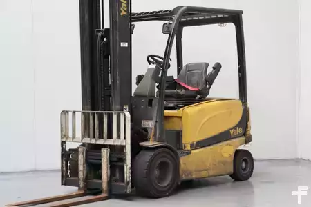 Electric - 4 wheels 2017  Yale ERP25VL (1)
