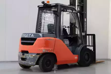 Diesel truck 2022  Toyota 40-8FD45N (2)
