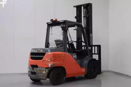 Wózki widłowe diesel 2022  Toyota 40-8FD50N (2)