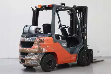 Wózki gazowe 2018  Toyota 02-8FGJF35 (2)