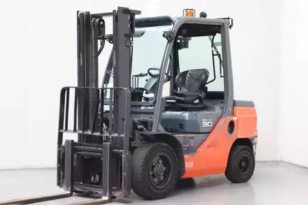 Wózki widłowe diesel 2022  Toyota 52-8FDF30 (1)
